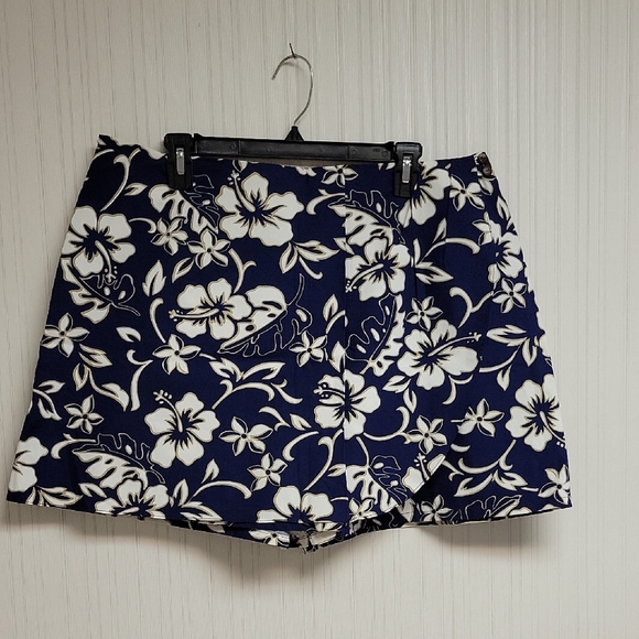 Hilo Hattie Blue and White Skorts with Tropical Floral Design Womens XL Cotton - Picture 1 of 6